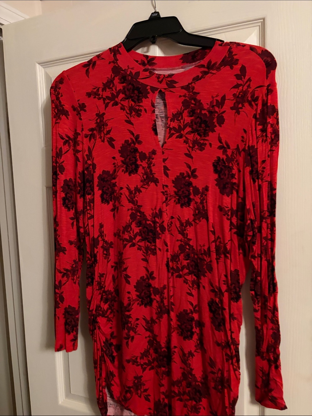Lane Bryant Red Long-Sleeve Floral Keyhole Top